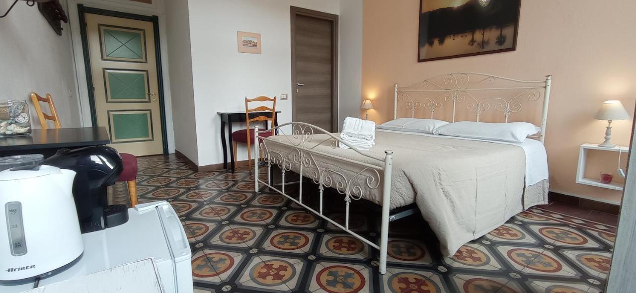 Onlyrooms Iii - Piazza Jenne Pensión Cagliari